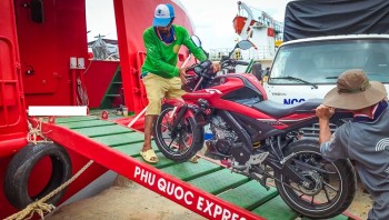 Có Được Mang Xe Máy/ Thú Cưng Ra Côn Đảo không?