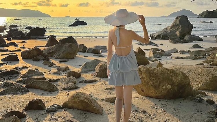 Kinh Nghiệm Đi Côn Đảo Tự Túc: Đặt Vé Tàu Rẻ, Lịch Trình Chuẩn           